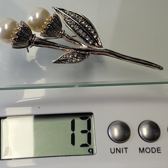 Faux Pearl Flower Bud Brooch Pin - Picture 11 of 11